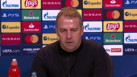 Der FC Bayern München hat sich souverän mit 4:0 gegen Atletico Madrid durchgesetzt. Hansi Flick ist zufrieden und lobt vor allem die kämpferische Einstellung seines Teams.