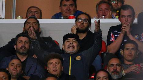 Diego Maradona musste das Rückspiel um den Aufstieg von der Tribüne aus verfolgen