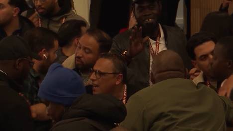 Zwei Journalisten der kontrahierenden Länder gerieten im Presseraum aneinander. Die anschließende Pressekonferenz wurde abgebrochen.