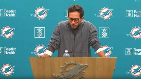 Paukenschlag bei den Miami Dolphins! Head Coach Mike McDaniel setzt Tua Tagovailoa auf die Bank und vertraut auf Rookie Quinn Ewers. Der Star-Quarterback zeigt sich selbstkritisch.