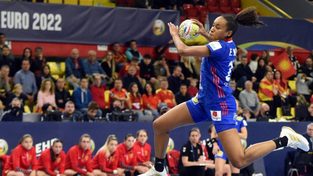 Frankreich gewinnt Spitzenspiel