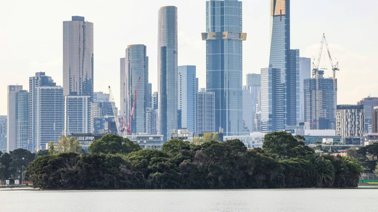 Eklat beim Melbourne-Derby: Spielabbruch nach Platzsturm