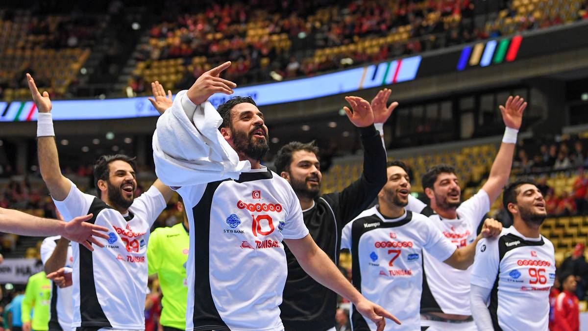 PLATZ 11 - TUNESIEN (Hauptrunden-Gruppe II): Die Tunesier haben mit Oussama Hosni den besten Assistgeber unter den verbleibenden Teams des Turniers in ihren Reihen. Er legte bereits 22 Treffer vor. Das Weiterkommen ist zumindest eine kleine Überraschung, die Topteams fertigten Tunesien in der Vorrunde mit Kantersiegen ab (Tunesien - Norwegen 24:34, Dänemark - Tunesien 36:22)