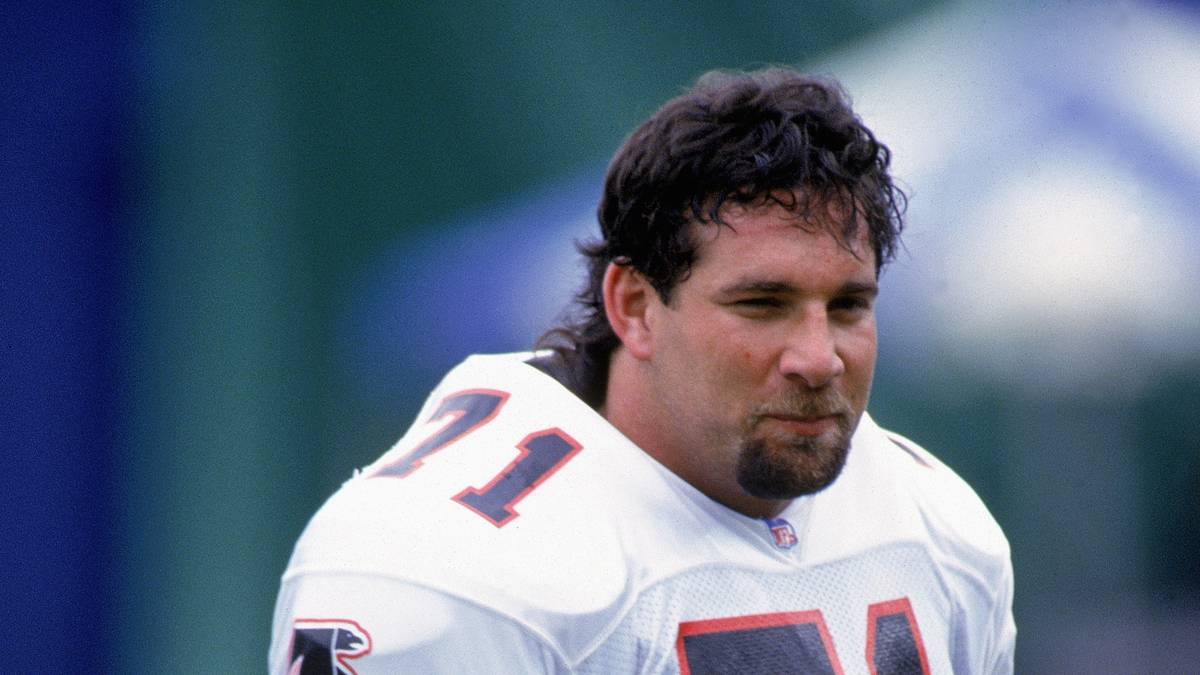 Erkannt? Bill Goldberg im Jahr 1992, als er noch Footballer in der NFL war - und Haare hatte. Einige Jahre später wurde er zu einem der größten Wrestling-Phänomene aller Zeiten und hat mit über 50 Jahren immer noch nicht genug. SPORT1 zeigt seine Karriere in Bildern, die nicht jeder von ihm kennt