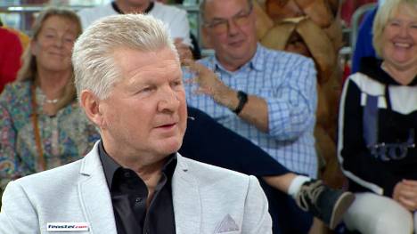 Borussia Mönchengladbach verlängerte unter der Woche mit dem verletzten Kapitän Tim Kleindienst. SPORT1-Experte Stefan Effenberg übernimmt kurzerhand die Rolle des Moderators im Gespräch mit Sportchef Rouven Schröder.