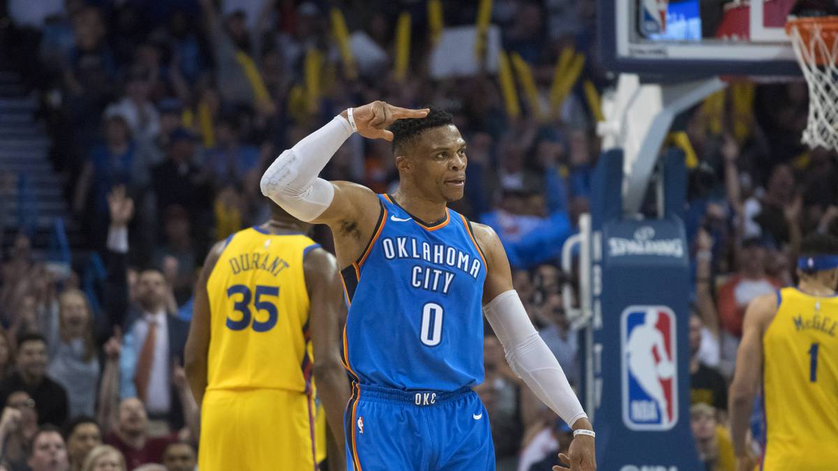 PLATZ 8 - OKLAHOMA CITY THUNDER: Liest man nur die Namen Westbrook, George und Anthony müsste OKC eigentlich um den Titel mitspielen - doch in einen Rausch spielte sich das Team nur selten. Westbrook legte zwar erneut ein Triple-Double im Schnitt auf, doch mit irren Stats eines einzelnen Spielers gewinnt man alleine keinen Titel