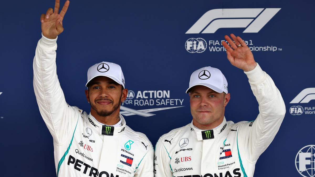 Mercedes: Lewis Hamilton (l.) und Valtteri Bottas