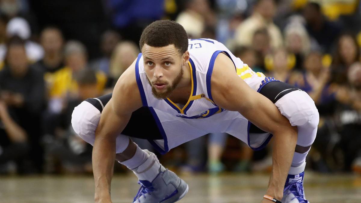 SECOND TEAM - STEPHEN CURRY (Guard, Golden State Warriors - 290 Punkte): Rückschlag für den Noch-MVP. Nach den historischen Leistungen von Harden und Westbrook auf den Guard-Positionen ist kein Platz mehr im ersten Team für Curry, der zumindest bei einem Journalisten erste Wahl ist