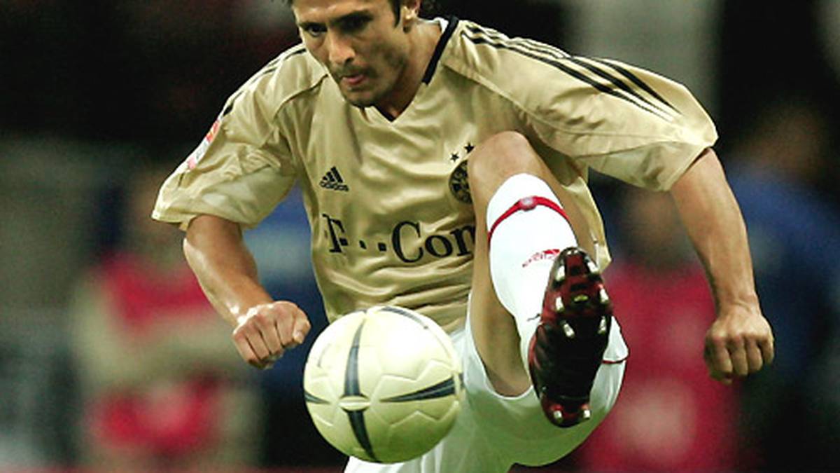 Die baskische Untergrundorganisation ETA schreibt 2000 die Eltern von Bixente Lizarazu an und fordert "Revolutionssteuer", da der Abwehrspieler für Frankreich aufläuft. Der Publikumsliebling des FC Bayern erhält Personenschutz und verschweigt zum Schutz seines Lebens weitere Details