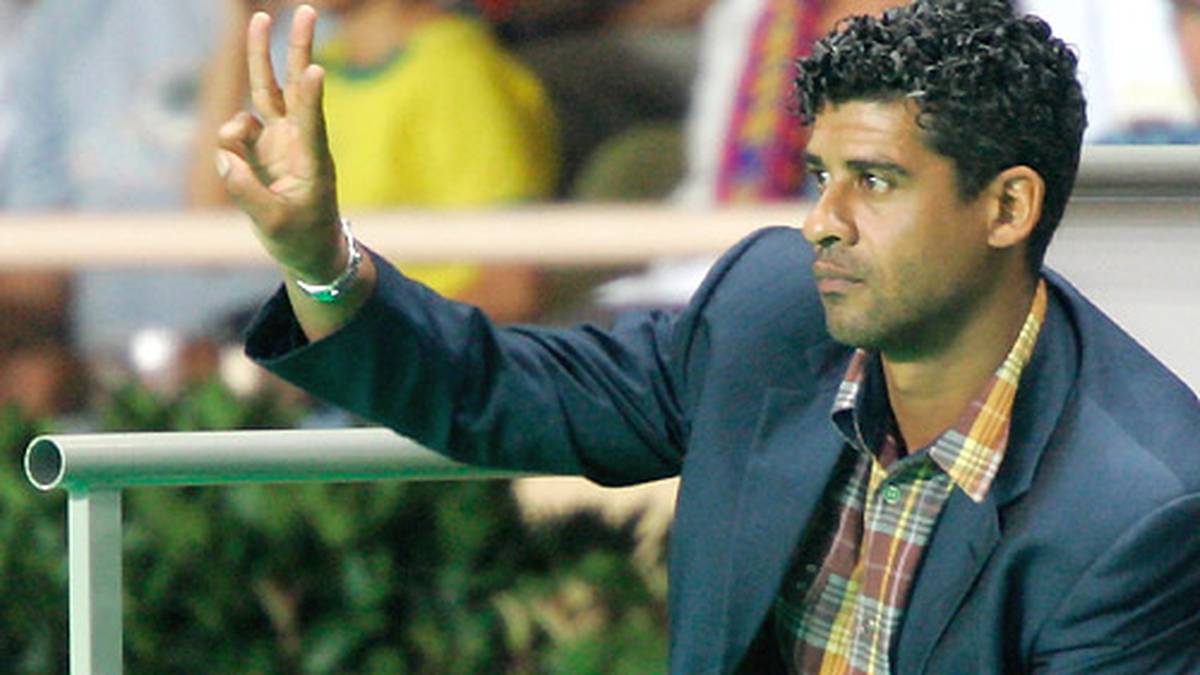 Ausgeraubt: Im April 2008 räumen Diebe die Villa des damaligen Barca-Trainers Frank Rijkaard aus