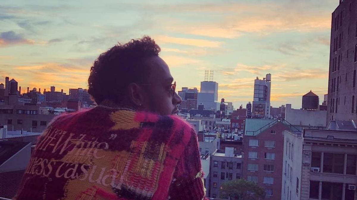 F wie Facebook: Hamilton ist sehr aktiv in den sozialen Netzwerken, er ist bei Instagram und Snapchat vertreten, und auch bei Twitter zwitschert er eifrig über Wichtiges und Nichtiges