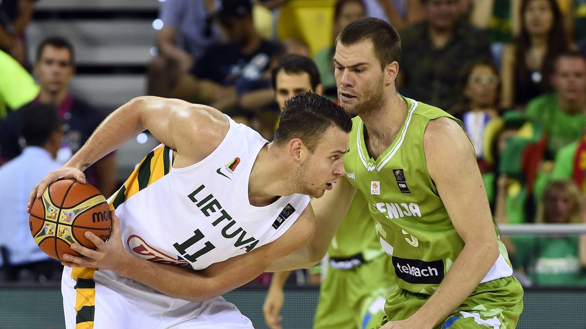 Litauen: Power Forward Domantas Sabonis (Gonzaga Bulldogs) - Noch nicht ganz so weit wir Valanciunas ist ein Youngster mit sehr berühmten Wurzeln. Domantas Vater ist niemand geringeres als Legende Arvydas Sabonis - und die Gene sind nicht zu übersehen. Der College-Youngster sorgt vergangene Saison für mehr als eine Schlagzeile in den USA und könnte mit seinem technisch exzellenten Spiel die Fans bei der EM begeistern