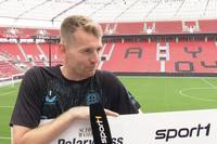 Lukáš Hrádecký erhält gemeinsam von SPORT1 und Polarweiss die "Weisse Weste" für die meisten Zu-Null-Spiele in der vergangenen Bundesliga-Spielzeit. Im Vorfeld des Spitzenspiels gegen Rekordmeister Bayern München spricht der Leverkusen-Kapitän über die Vorfreude auf das Spiel.