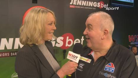 Nach dem Sieg gegen Peter Manley ist Phil Taylor bei bester Laune. Im Interview witzelt er über seinen nächsten Gegner Kevin Painter.