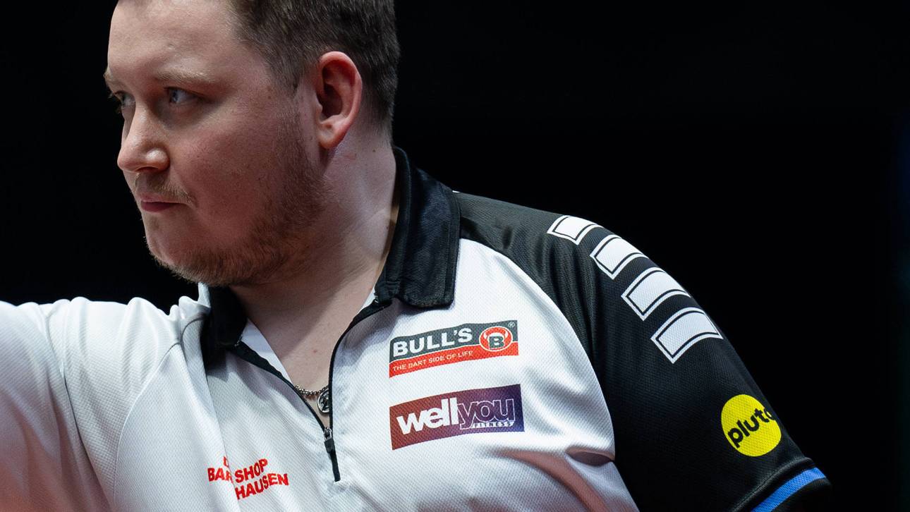 PlutoTV (siehe Ärmel) ist ein Sponsor von Martin Schindler