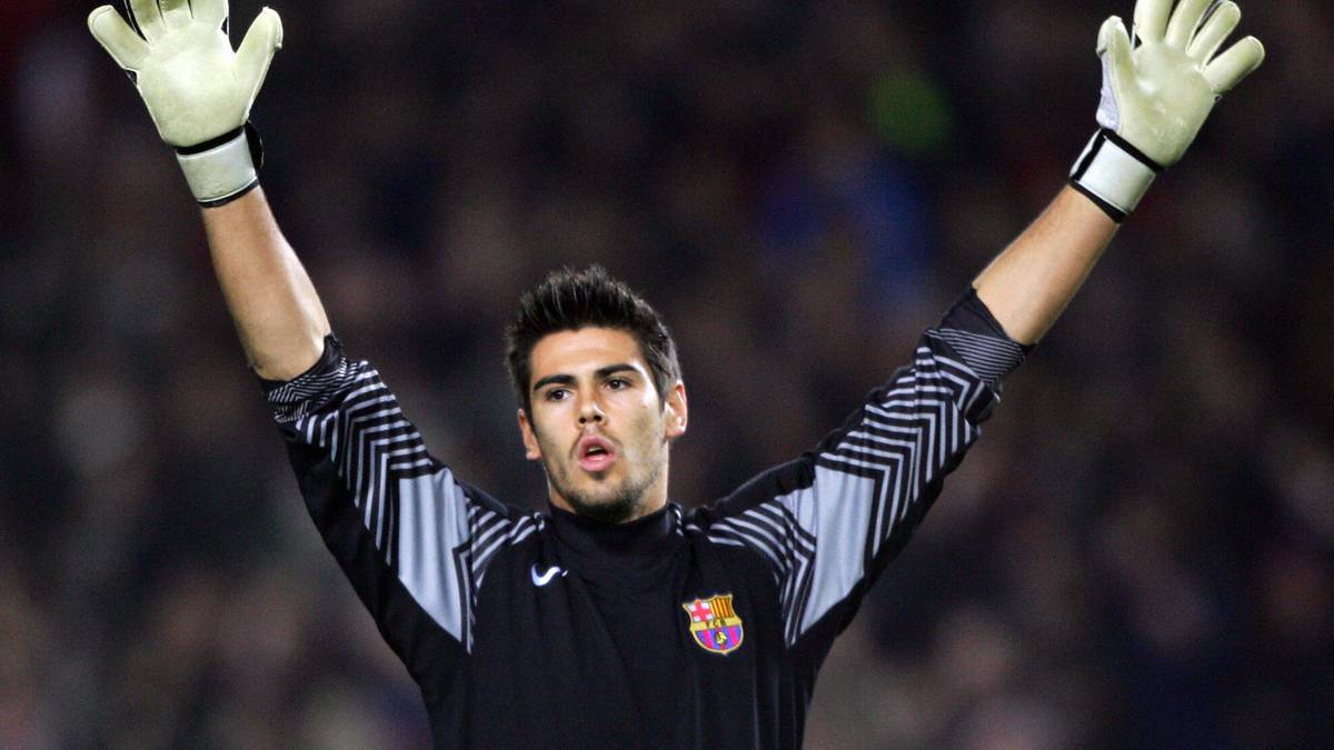 In den Jahren 2011/12 stellte er auch einen Vereinsrekord auf, indem er 896 Minuten ungeschlagen blieb
