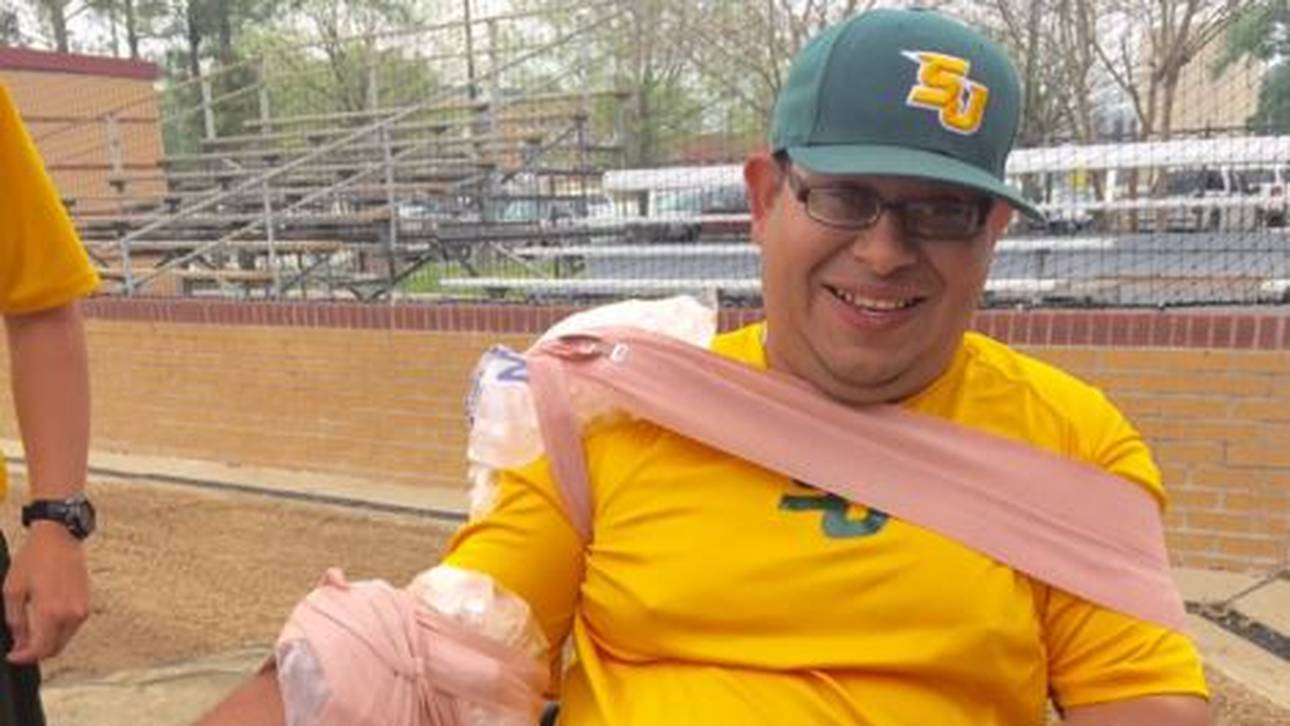 Rollstuhlfahrer holt Sieg als Pitcher