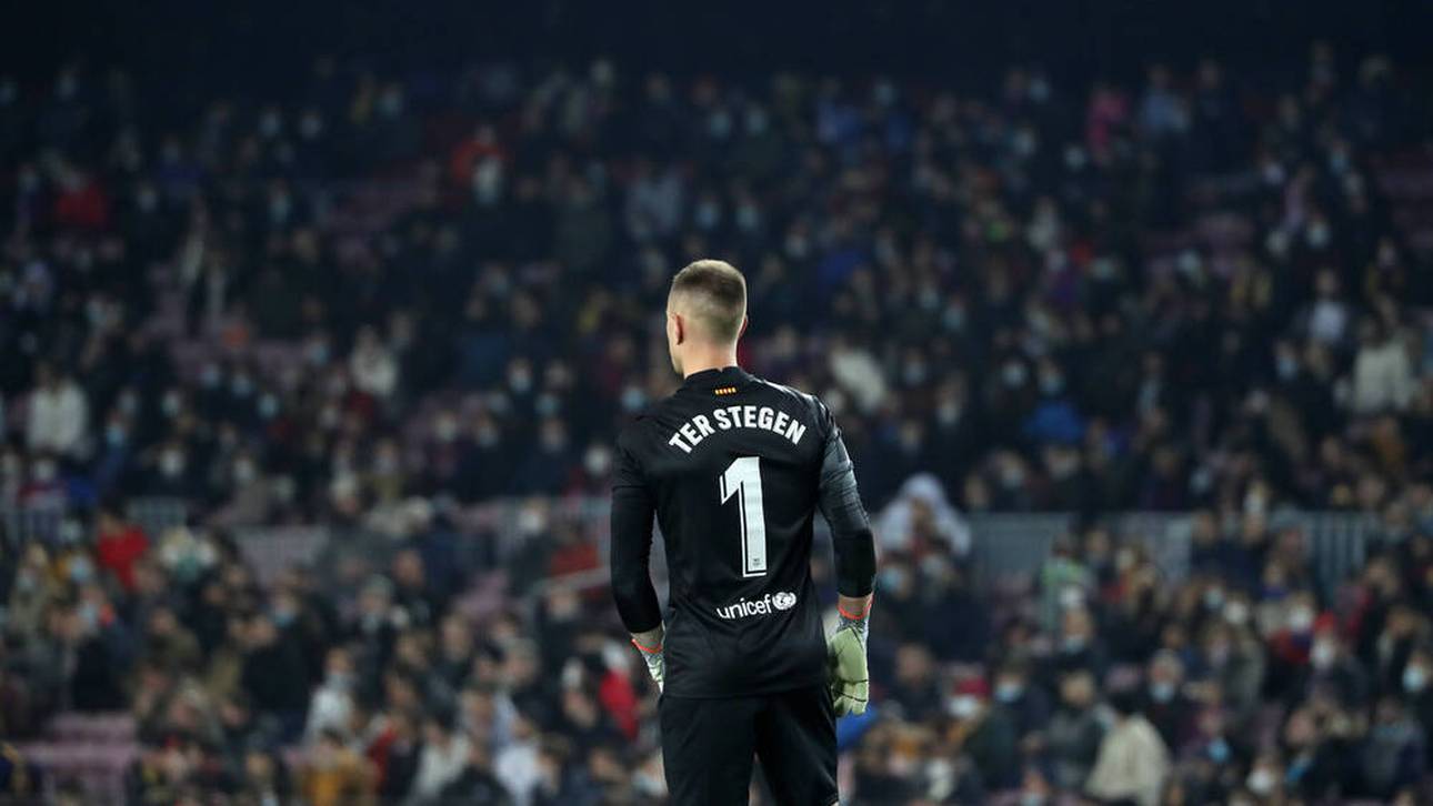 Ter Stegen arbeitet am Denkmal