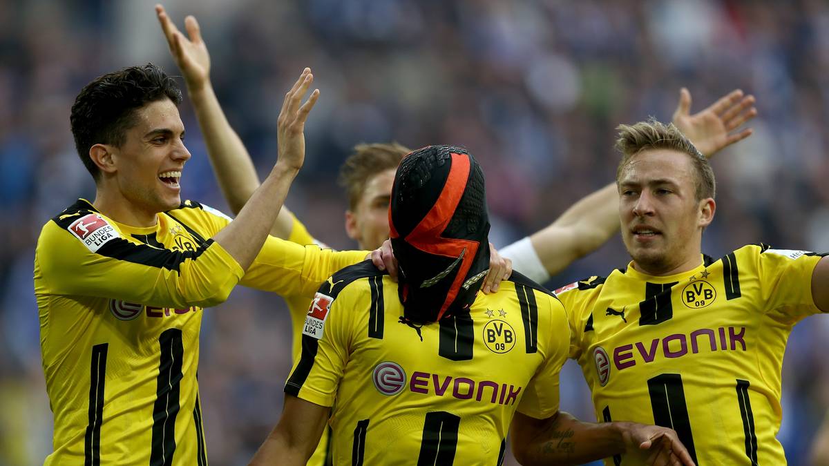 Der Gabuner feiert seinen 24. Bundesligatreffer der Saison - wieder einmal - verkleidet