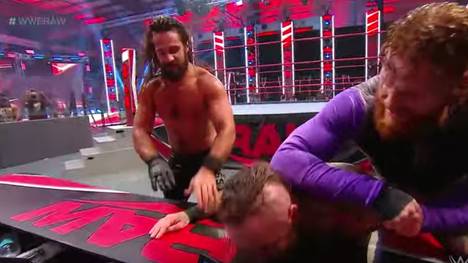 Einen Tag nach der Attacke auf Rey Mysterios Auge greift Seth Rollins diesmal Aleister Black an. Das Ziel: Der linke Arm des Niederländers.