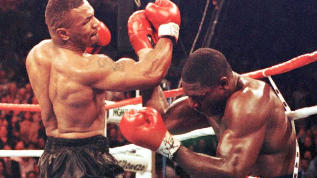Platz 8: Mike Tyson - 28 Mio. Dollar (gegen Frank Bruno, März 1996). Bevor er zum Ohrbeißer wird, ist "Iron Mike" einfach nur ein unfassbar dynamischer Boxer. Vertreten von Promoter Don King macht Tyson mächtig Kasse und beendet 1996 die Karriere von Frank Bruno. Eine Kombination von 13 Schlägen zwingt den Ringrichter zum Abbruch des Kampfs, Tyson siegt durch technischen K.o.