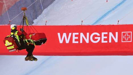 Abtransport mit dem Hubschrauber in Wengen