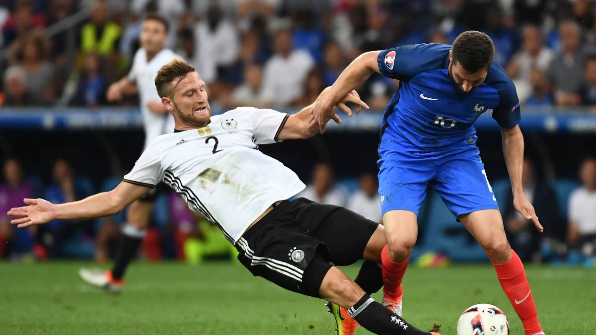 Eröffnete mit einem schönen Tor gegen die Ukraine das Turnier für die DFB-Elf, nahm dann nach einer starken Leistung klaglos die Rolle des Bankdrückers an – und durfte im Halbfinale noch einmal für eine halbe Stunde spielen. War da mitschuldig am 0:2. Dennoch: Jede gute Turniermannschaft wünscht sich solche loyalen Indianer. Gesamteindruck:  Note 3,5
