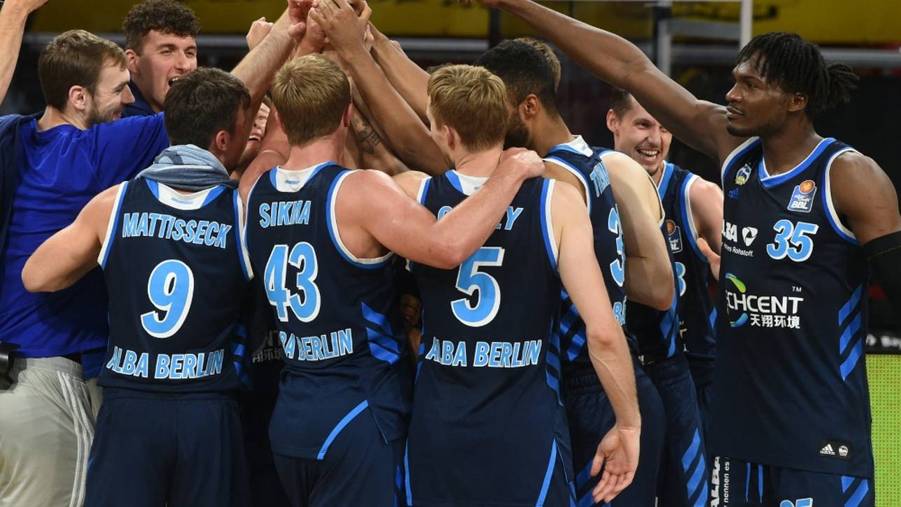 Favoriten-Trio auf Halbfinal-Kurs