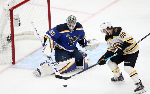 Nhl Boston Bruins Schlagen St Louis Blues Im Dritten Finale