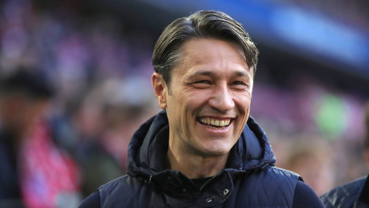 LE FIGARO: "Bayern zerdrückt Dortmund und übernimmt die Führung. Die Bayern landen einen großen Coup"