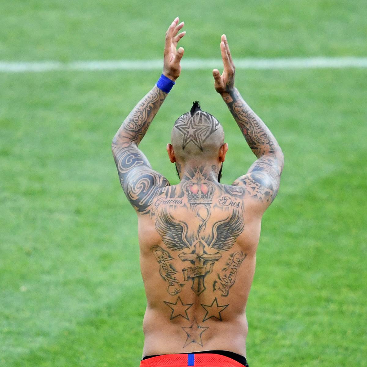 Uni Professor Kritisiert Bundesligisten Tattoos Schaden Spielern