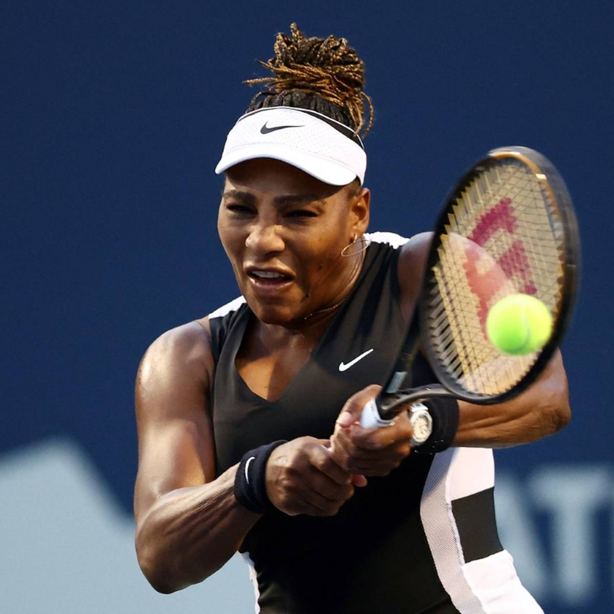 Harte Nuss zum Auftakt für Serena Williams: Der US-Tennis-Star muss auf seiner Abschiedstour beim WTA-Turnier in Cincinnati gegen US-Open-Siegerin Emma Raducanu antreten.