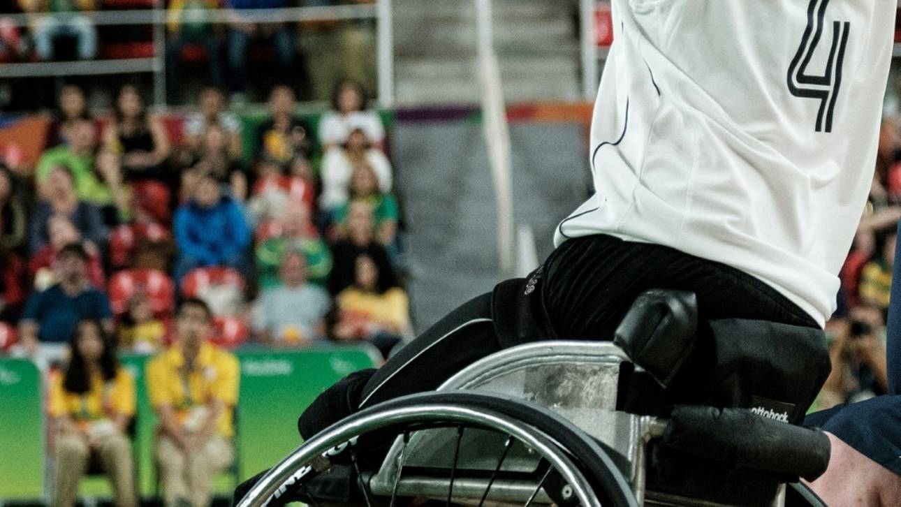 Rollstuhlbasketballerinnen siegen mit Corona-Masken