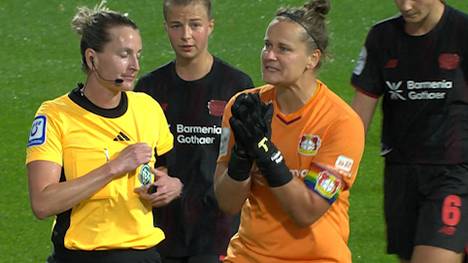Bayer Leverkusen holt die ersten Punkte gegen den Aufsteiger Union Berlin. Vanessa Fudalla, Valentina Mädl und Carlotta Wamser schießen die Tore für Leverkusen. Dina Orschmann und Tomke Schneider treffen für Berlin. 