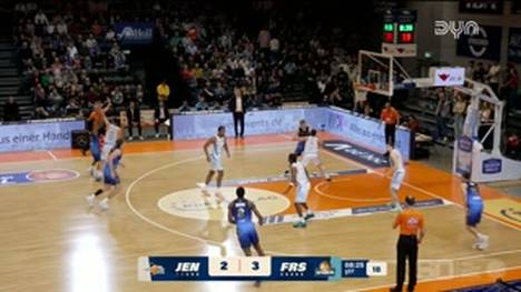Die BBL-Highlights der Basketball-Partie Science City Jena - SKYLINERS Frankfurt im Video.