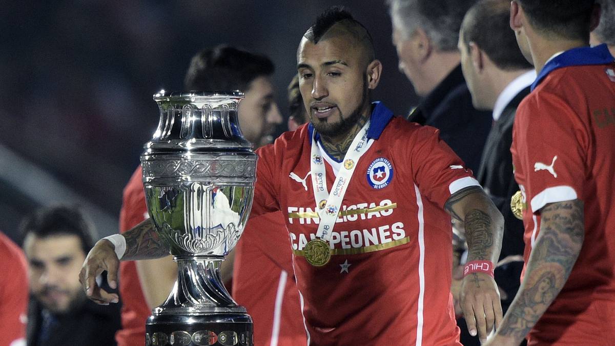 Titel sammelt Vidal auch mit der Nationalmannschaft. 2015 und 2016 gewinnt Chile die Copa America