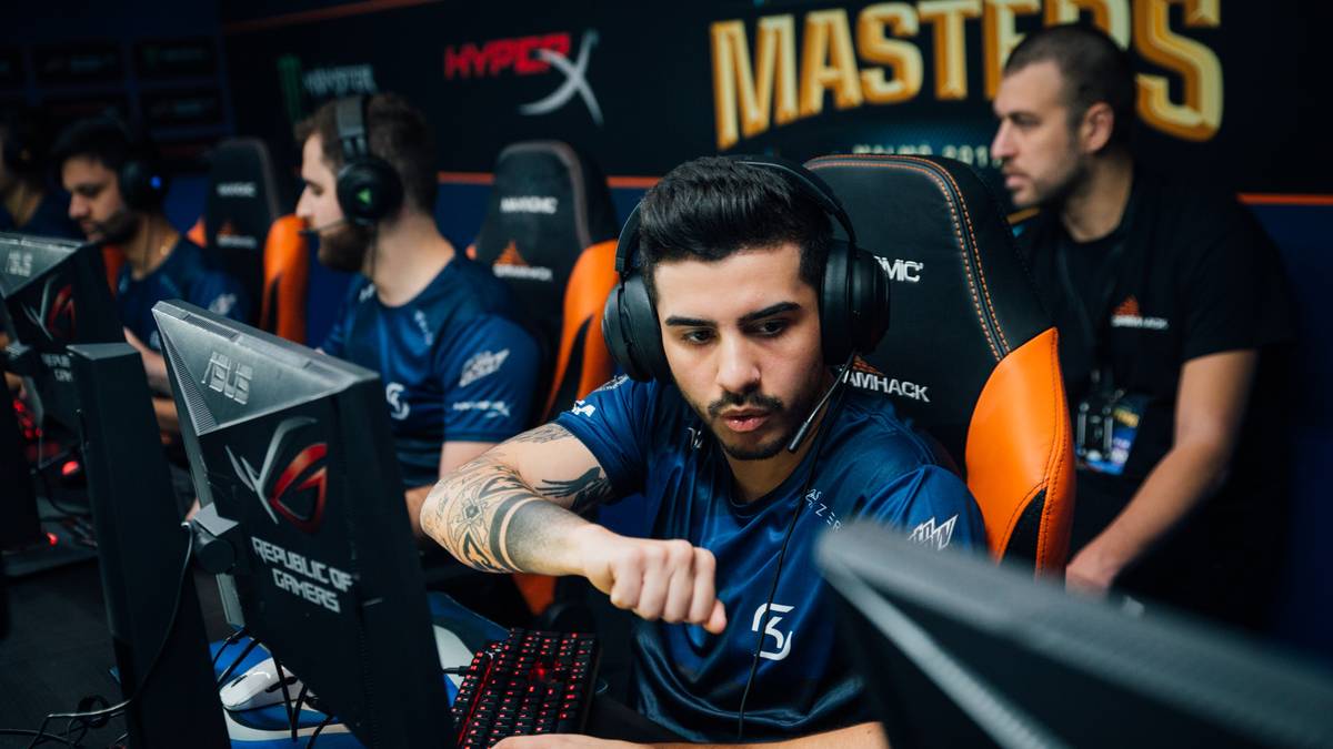 Platz 2: coldzera wird seit geraumer Zeit immer wieder als bester Spieler der Welt gehandelt.  Sowohl an der AWP als auch an der Rifle ist der Brasilianer von SK Gaming ungeheuer effizient. Nur einer stellt ihn an der M4 und der AK in den Schatten