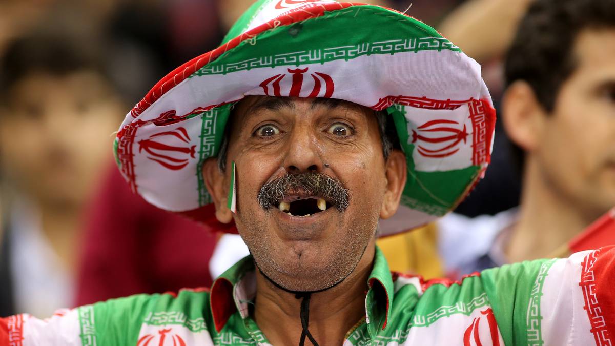 Und ist bis zum Spielende zuversichtlich das Iran Mazedonien schlägt. Am Ende beißen sich die Iraner aber die Zähne am Gegner aus