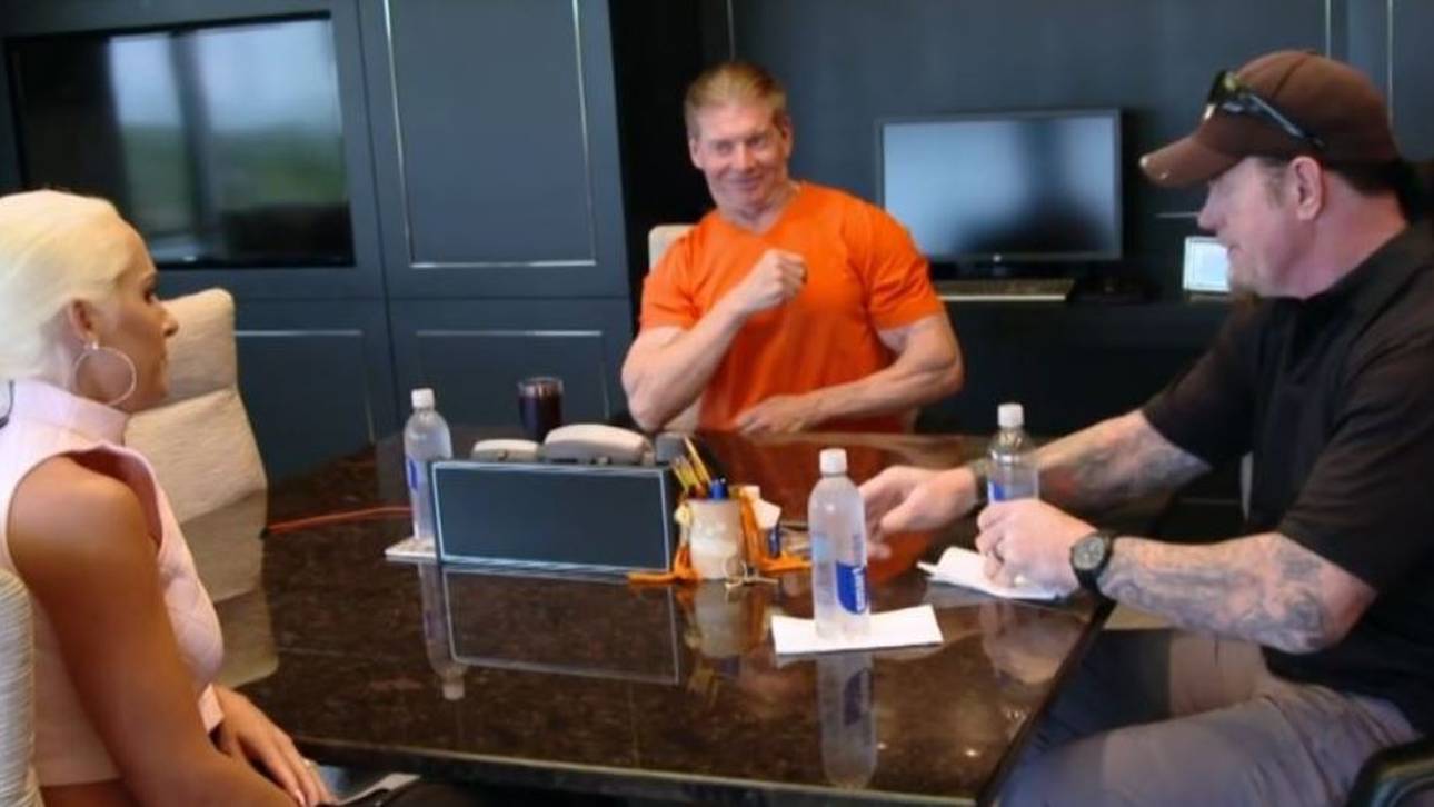 WWE-Boss Vince McMahon empfing den Undertaker (r.) und Michelle McCool