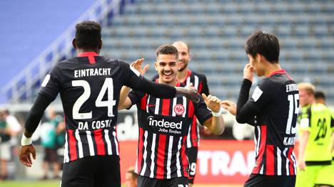 Eintracht Frankfurt besiegt den SC Paderborn mit einem knappen 3:2