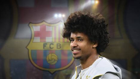 Karim Adeyemi wechselt zum FC Barcelona und schlägt ein neues Kapitel seiner Karriere auf. Der deutsche Angreifer verlässt Borussia Dortmund nach vier Jahren.