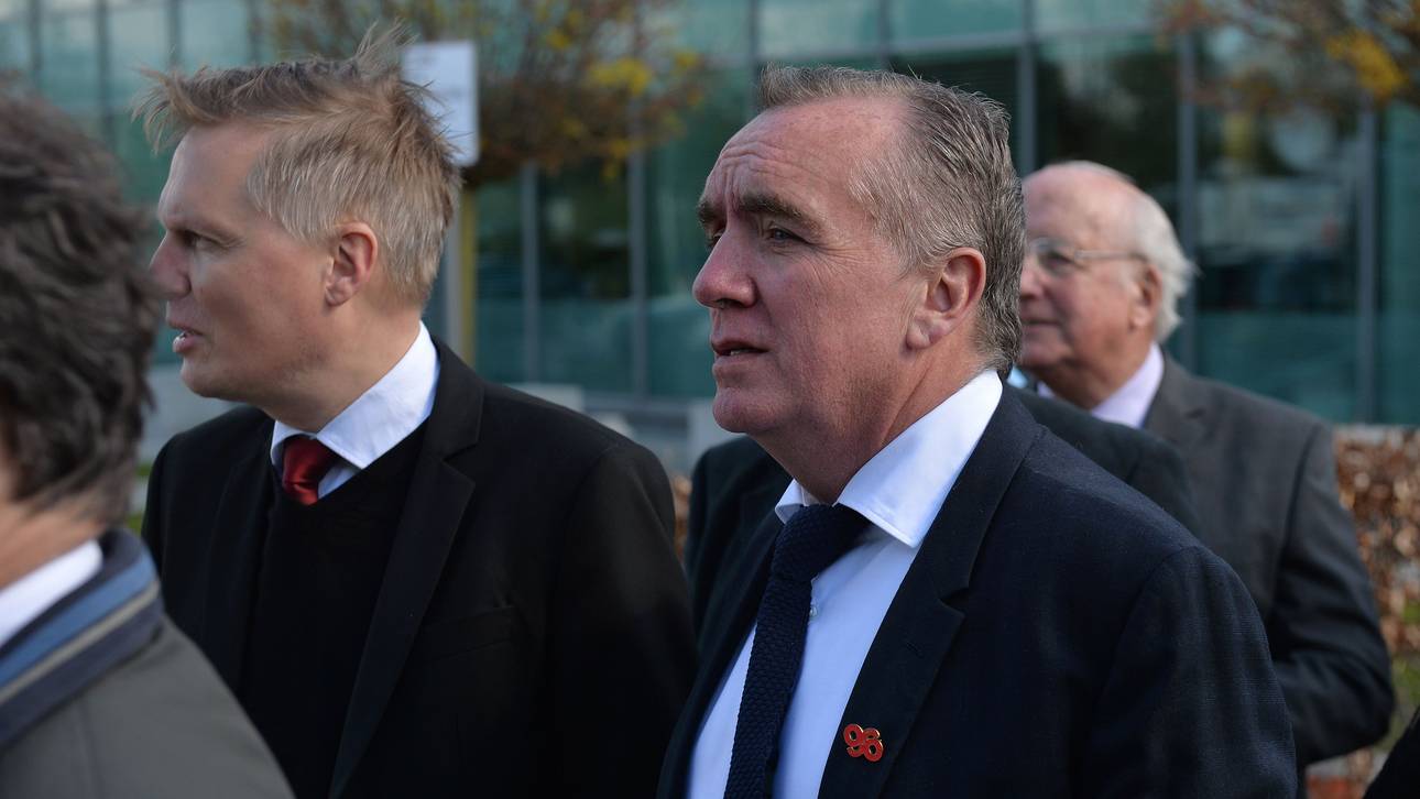 Ayre beginnt im April bei 1860