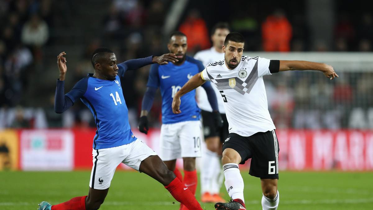 SAMI KHEDIRA (bis 75.): Der Kapitän hatte in der ersten Hälfte alle Hände voll zu tun, gemeinsam mit Kroos die Mitte dicht zu halten. Unterband den einen oder anderen Konter mit gutem Stellungsspiel, wurde aber öfter überspielt als ihm lieb sein konnte. Leitete mit dem wichtigen Ballgewinn das 1:1 ein (56.). Nach 75 Minuten ausgewechselt. SPORT1-Note: 3