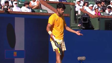 Im Halbfinale von Indian Wells schlägt der Russe Danil Medvedev den Favoriten und Nummer Eins der Welt, Carlos Alcaraz, glatt in zwei Sätzen und zieht ins Finale gegen Jannik Sinner ein.