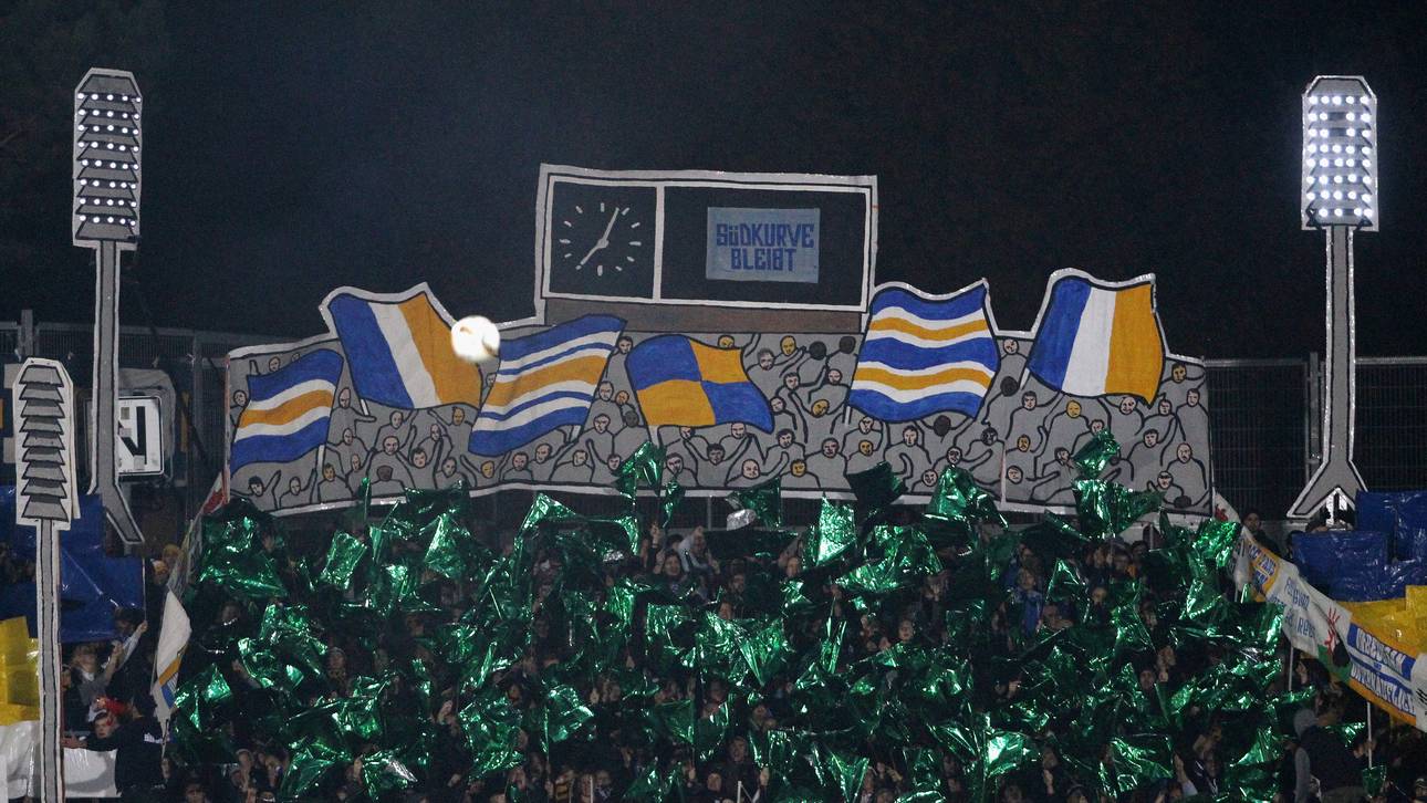 Ordner in Jena von Böller verletzt