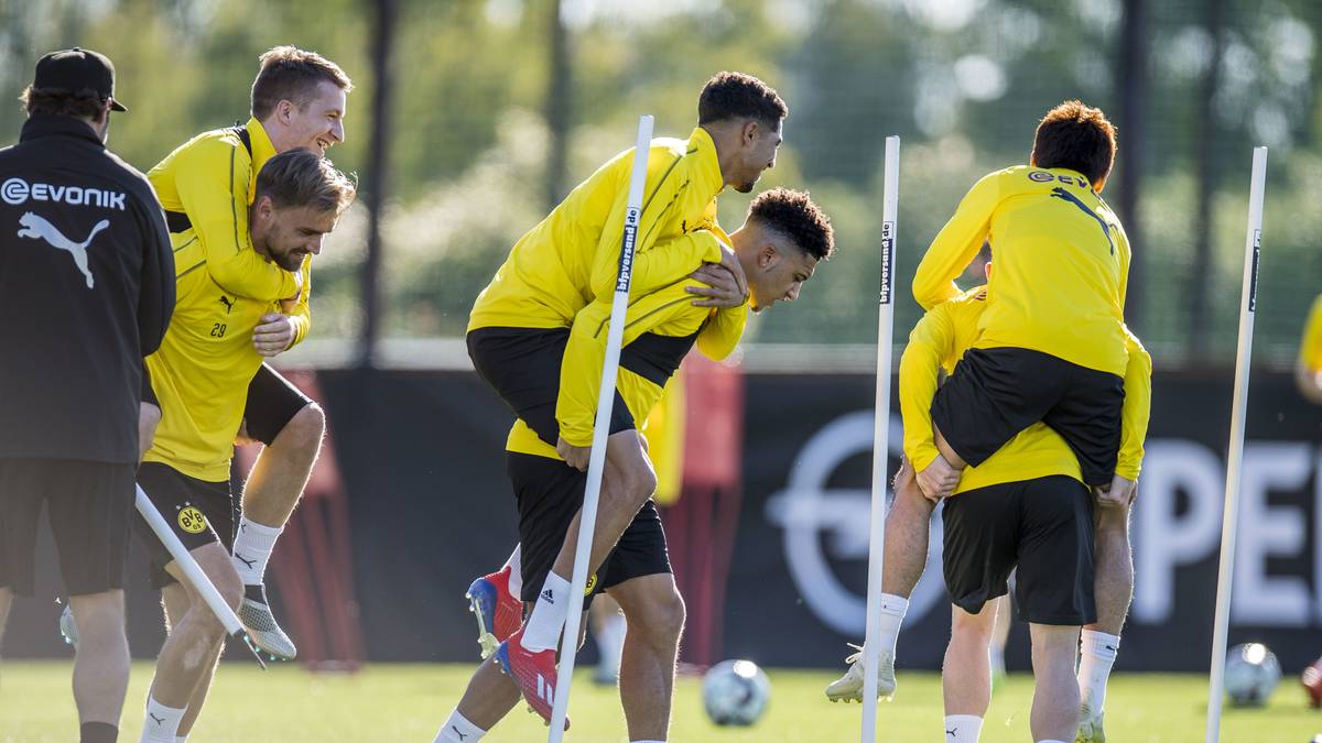 ... für die BVB-Akteure in ihrem angestammten Winter-Domizil schweißtreibende Arbeit auf dem Programm. Im Test gegen Fortuna Düsseldorf (ab 15.55 Uhr LIVE im TV auf SPORT1) überprüfen die Borussen ihren Status quo