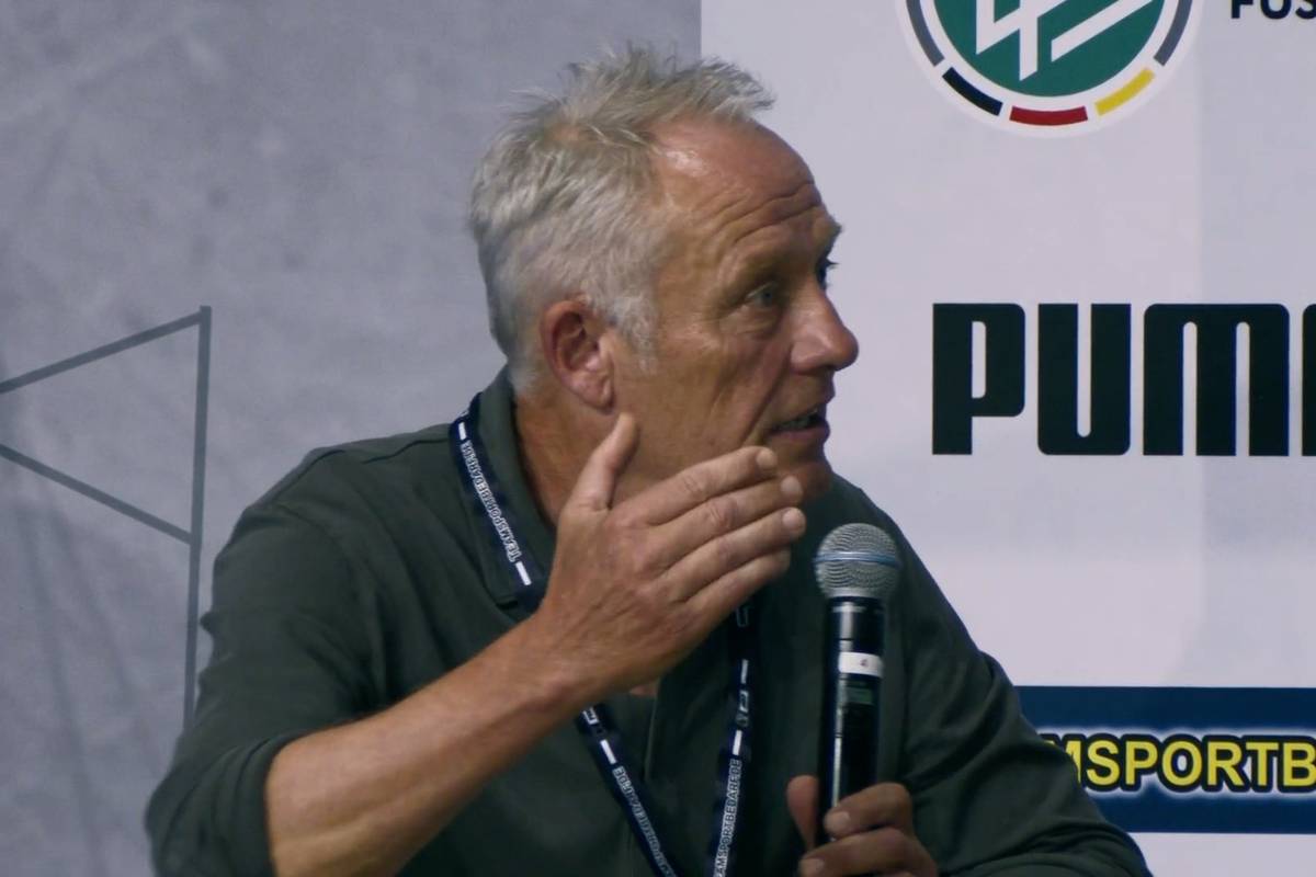 Brauchen junge Fußball-Profis in Deutschland mehr Spielzeit? Christian Streich holt beim Kongress Deutscher Fußball-Lehrer sehr weit aus.