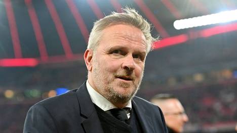 Sky-Experte Dietmar Hamann hat einen brisanten Vorschlag gemacht, wie der FC Bayern lange Ruhe auf der Torhüterposition bekommen könnte.