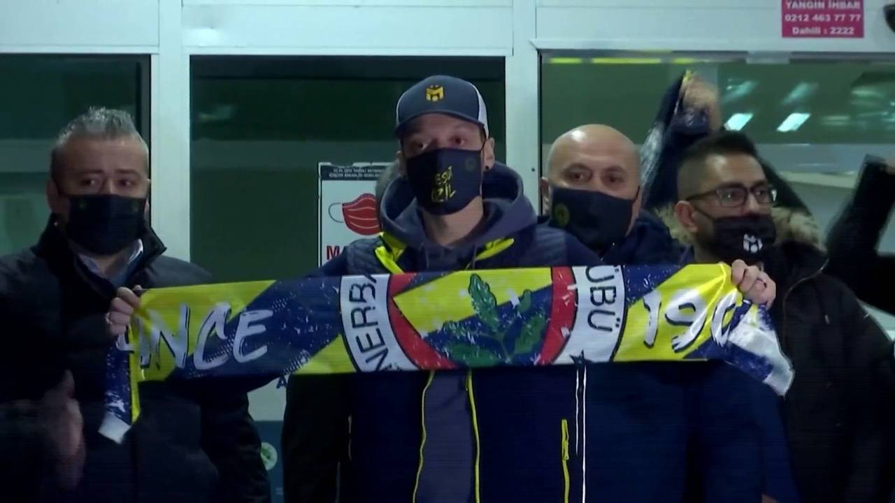 Lukas Podolski von Antalyaspor freut sich auf Mesut Özil von Fenerbahce