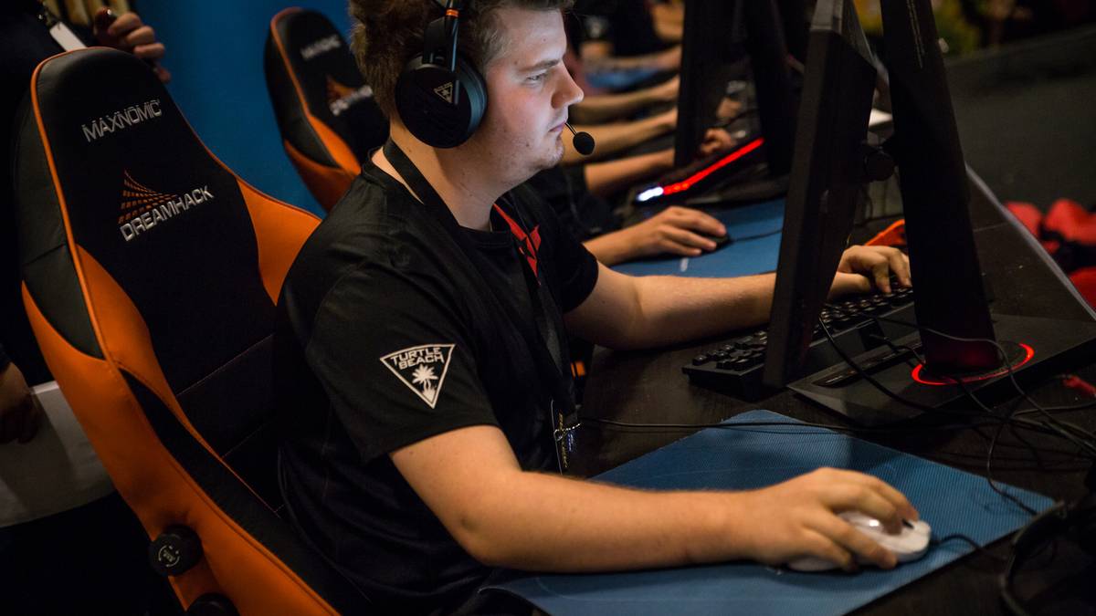 Platz 6: Auch wenn Astralis momentan in einem leichten Formtief ist, gehört dupreeh zu den besten Riflern der Welt